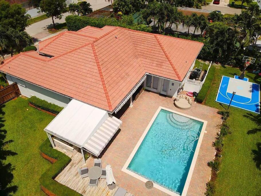 Beautiful house + heated pool/17 guest,básquetball Cutler Bay Exterior foto