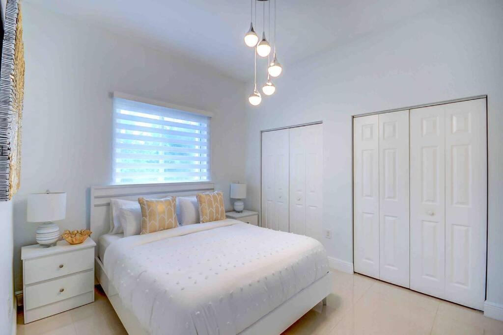 Beautiful house + heated pool/17 guest,básquetball Cutler Bay Exterior foto